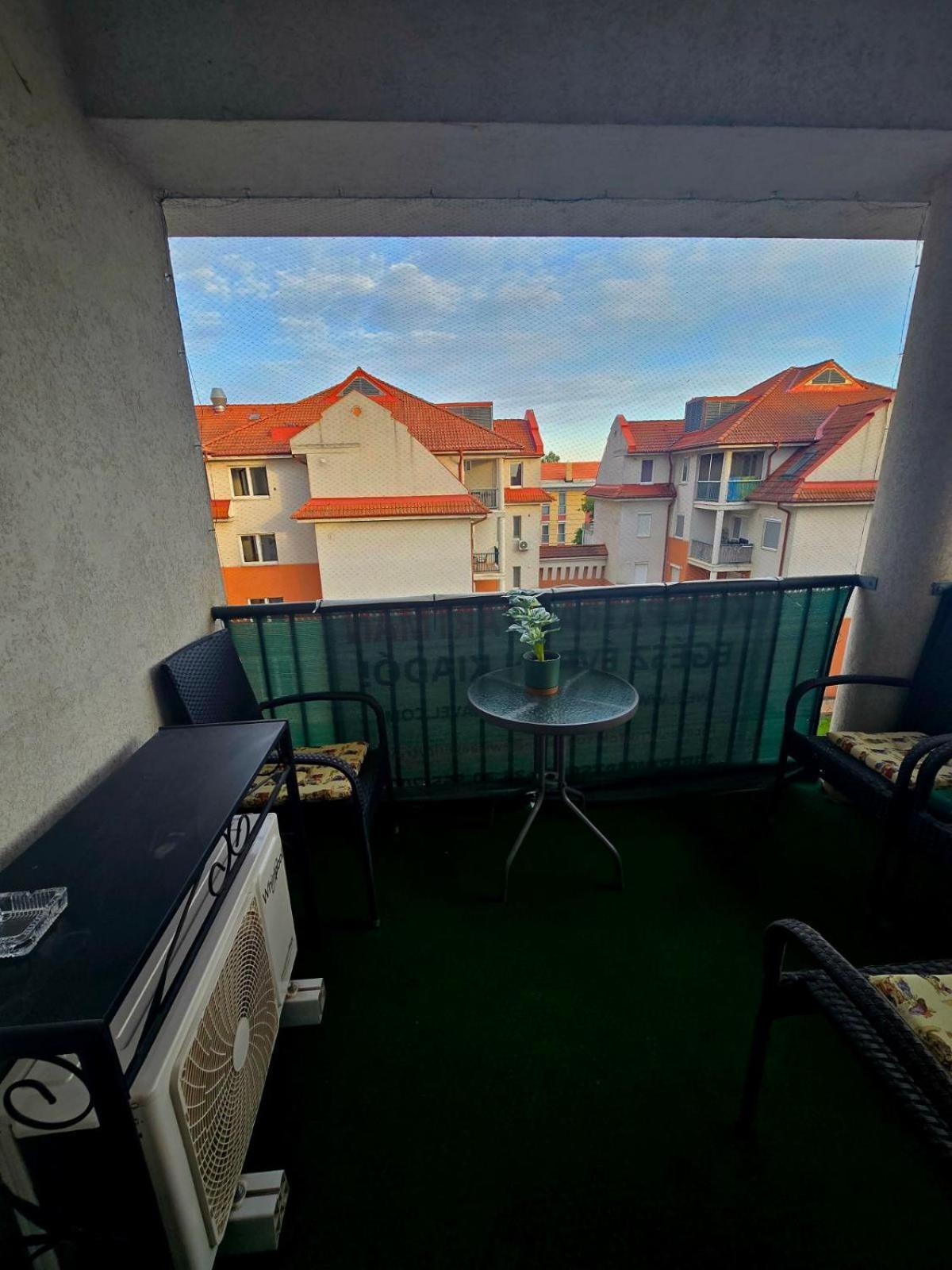 Kleopatra Apartman Hajdúszoboszló Екстериор снимка